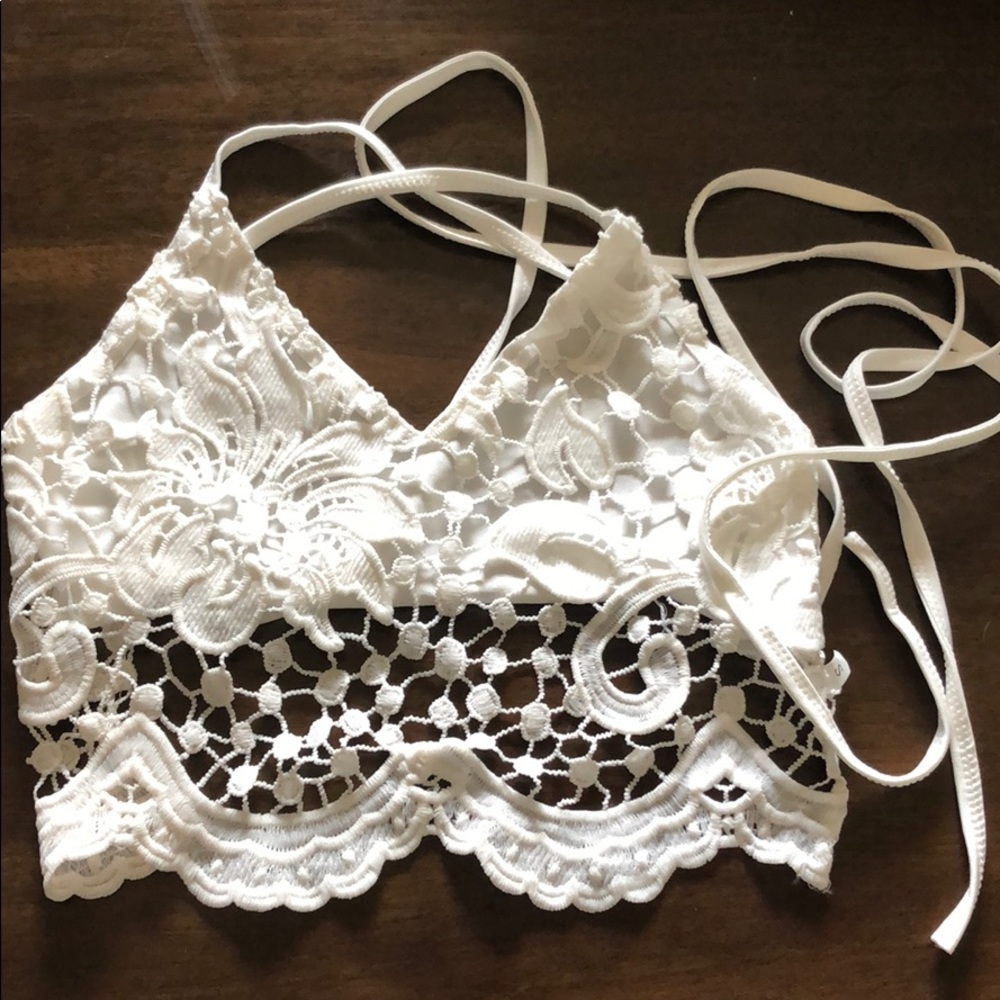 Whit Lace Crop Top